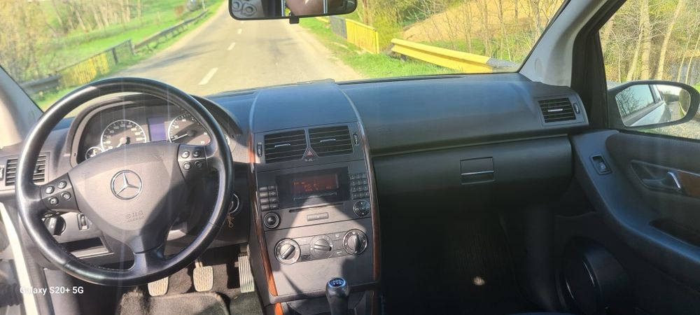 Vând Mercedes-Benz A200