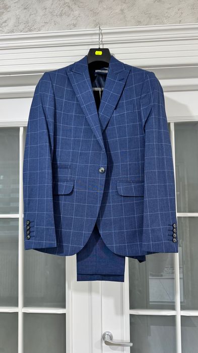 Costum slim fit barbati