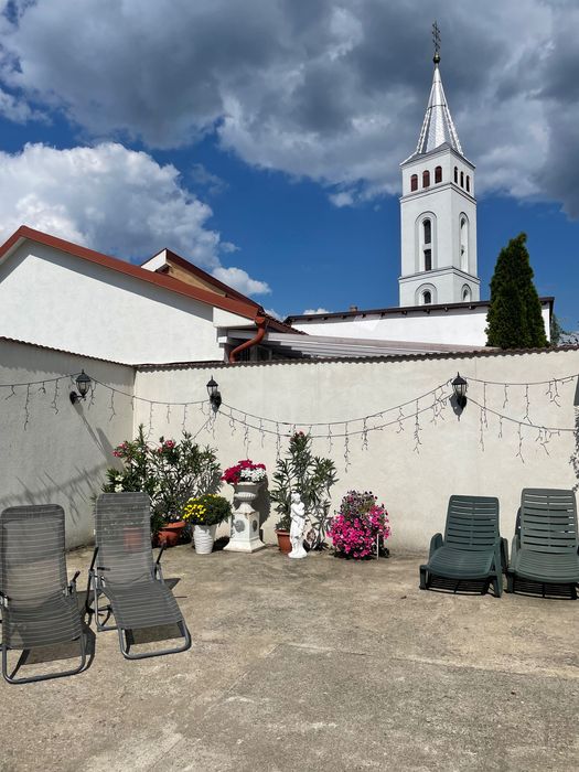 În Centrul Vechi,vând casă boierească,cu 2 spații comerciale!!!