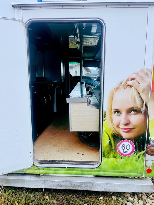 Vând sau schimb autorulotă Renault Mascott