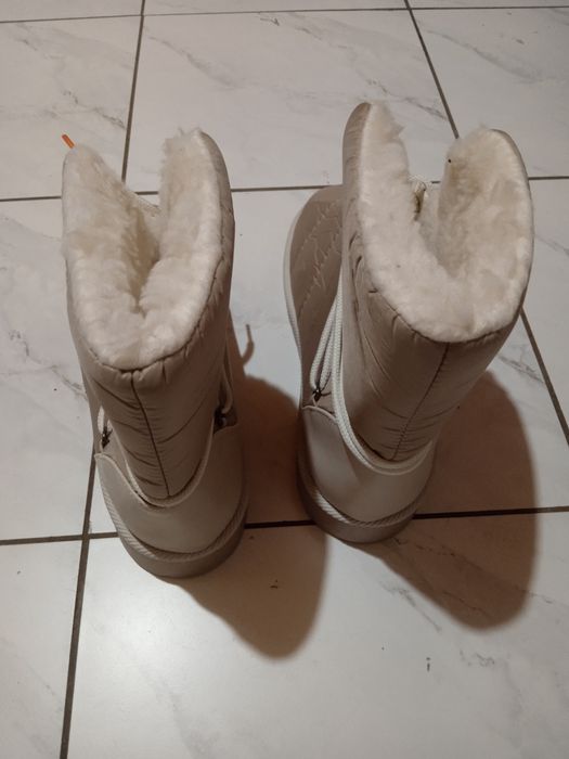 Продаются женские дутики. Производство Турция