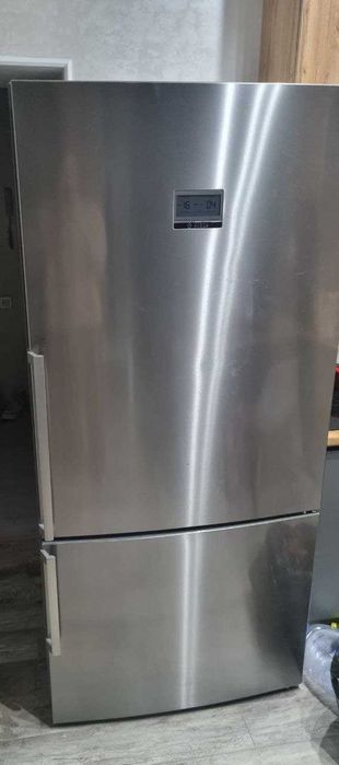 Холодильник Bosch KGN86AI30U