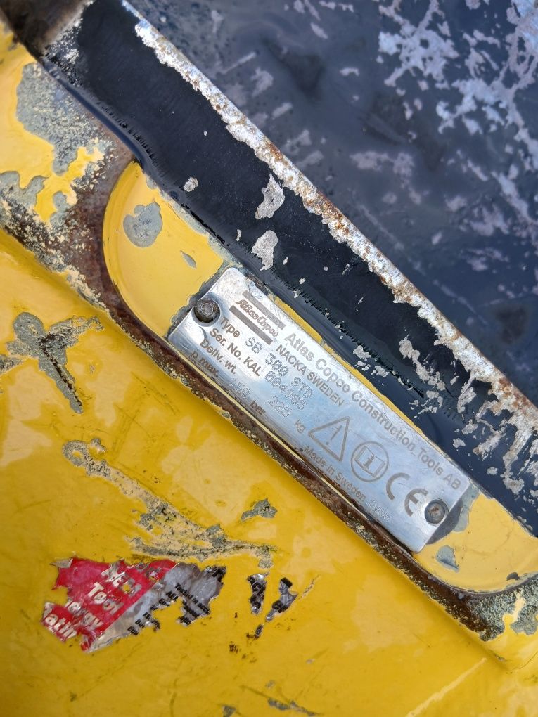 Чук за багер.  Atlas copco sb300
