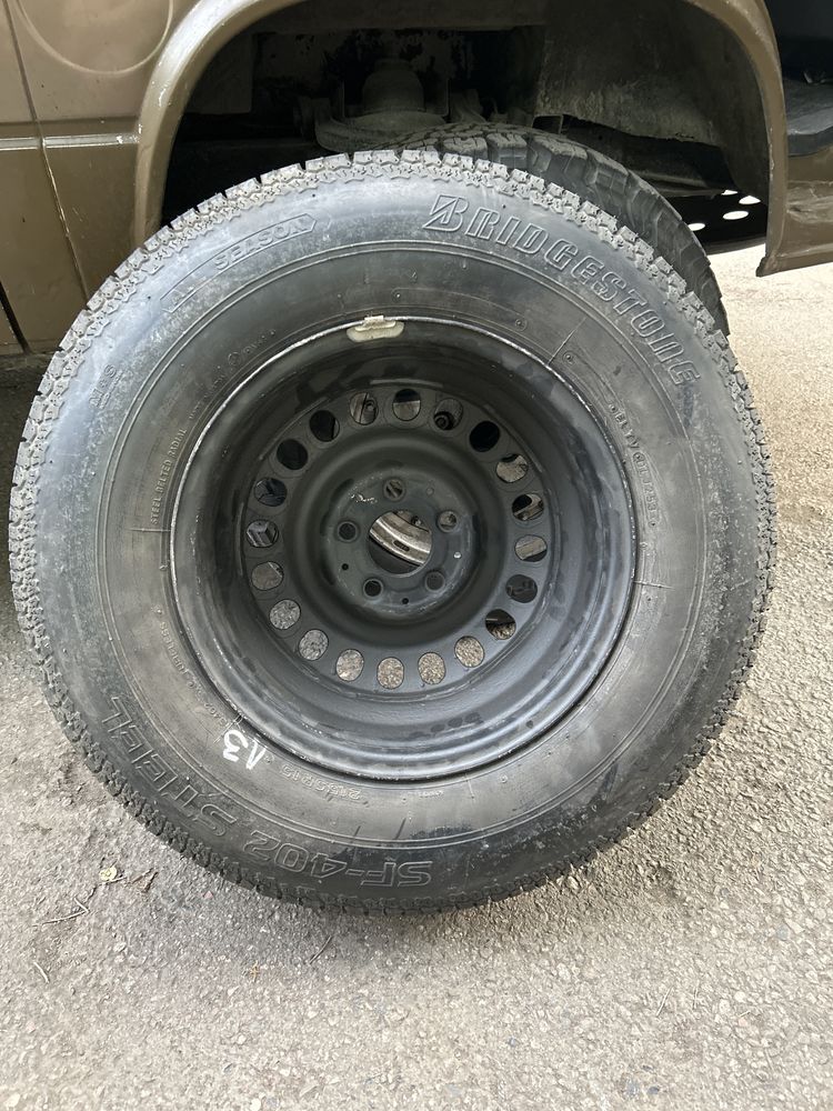 Шина всесезонная Bridgestone 215 на 15 диск