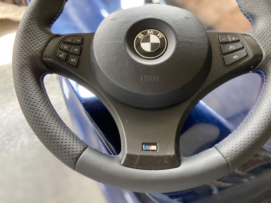 Volan si airbag M Bmw X3 E83 retapitat cusaturi M