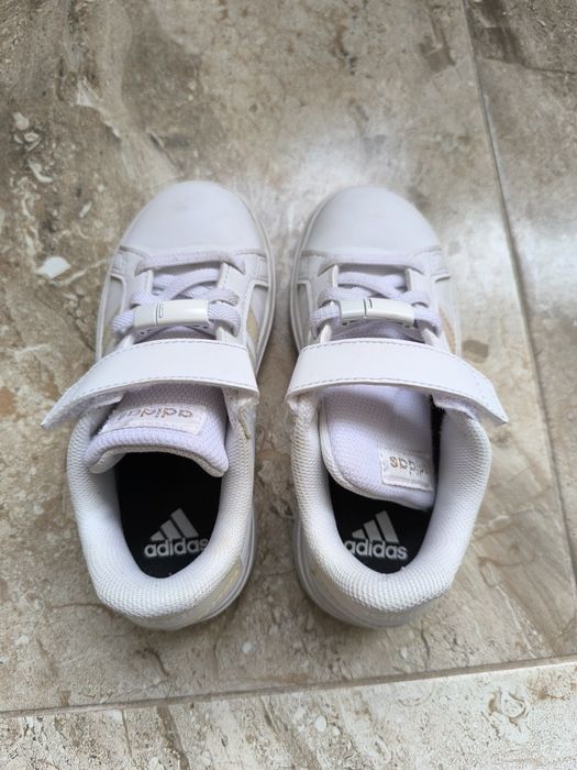 Детски маратонки Adidas Grand Court 2.0