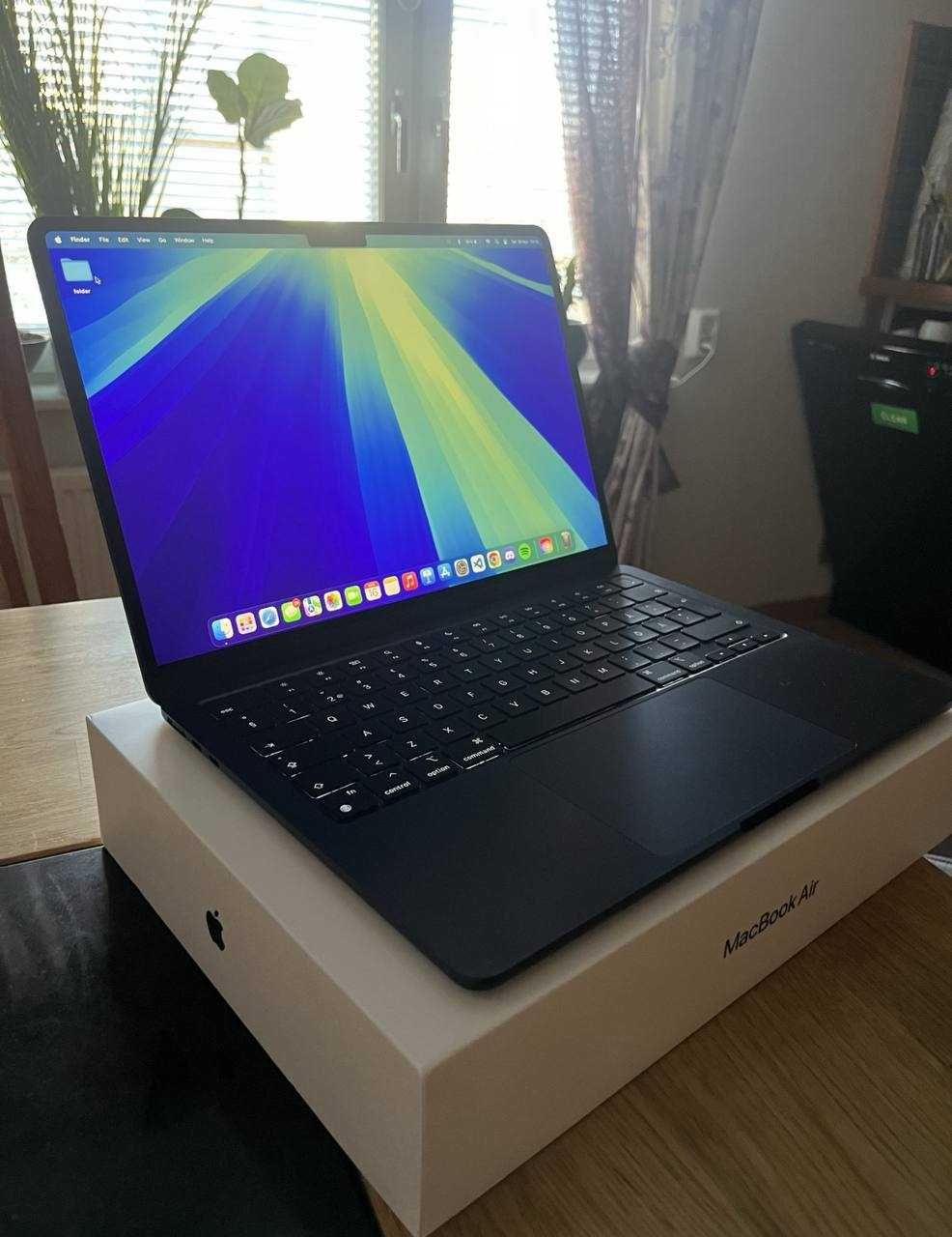 Ноутбук MacBook Air 13 - Midnight M3