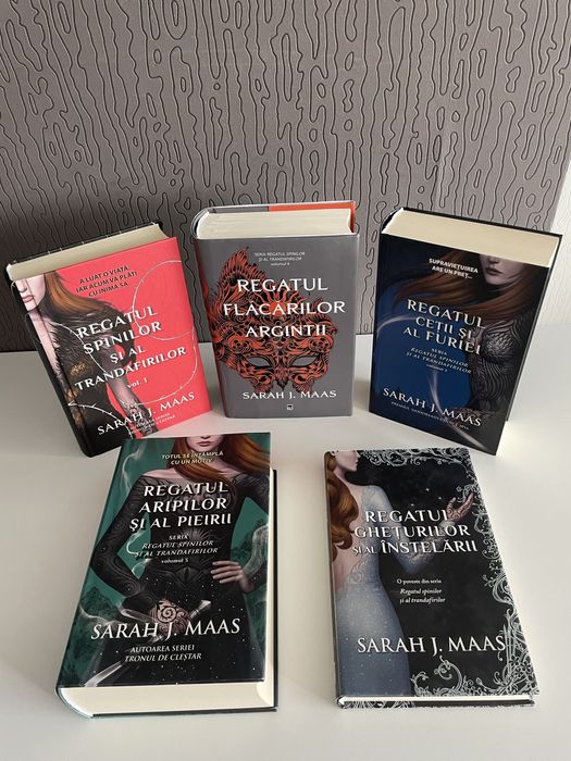 Seria acotar regatul spinilor si al trandafirilor sarah j maas