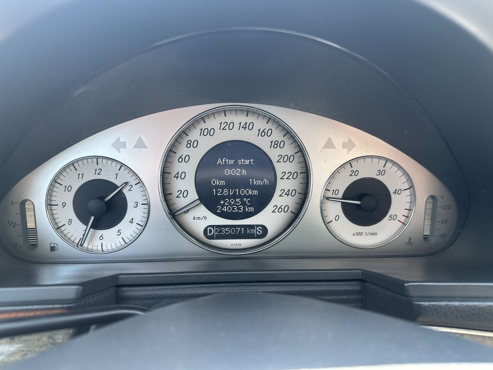 Мерцедес w211 E220 Avangarde