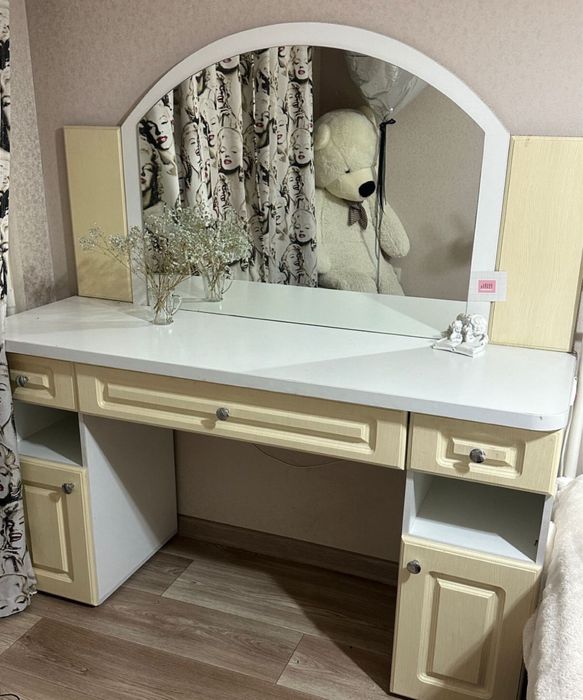 Туалетный столик