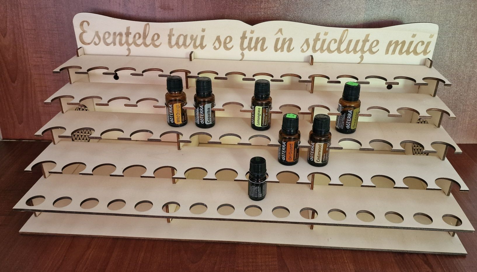 Raft pentru 72 sticluțe uleiuri esențiale doTERRA .