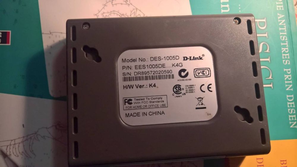 Switch D-link DES-1005D 10/100 cu alimentare livrare gratuita