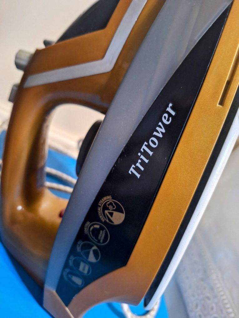 Паровой утюг TriTower