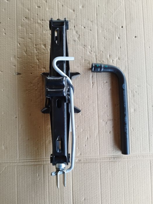 Cric+cheie prezoane Dacia Duster