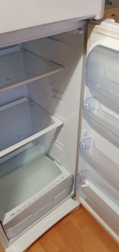 Frigider Indesit