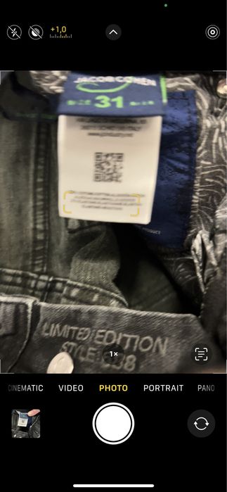 Нов модел дънки Jacob Cohen.С етикети,всичко.Налични всички размери.