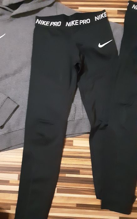 (XS) NIKE PRO оригинални клинове(30лв) и худи(45лв)