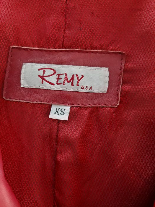 Дамско кожено яке