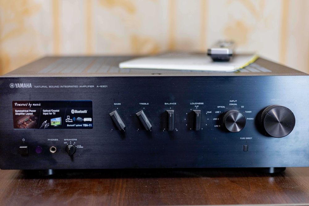Усилитель Yamaha A-S301.