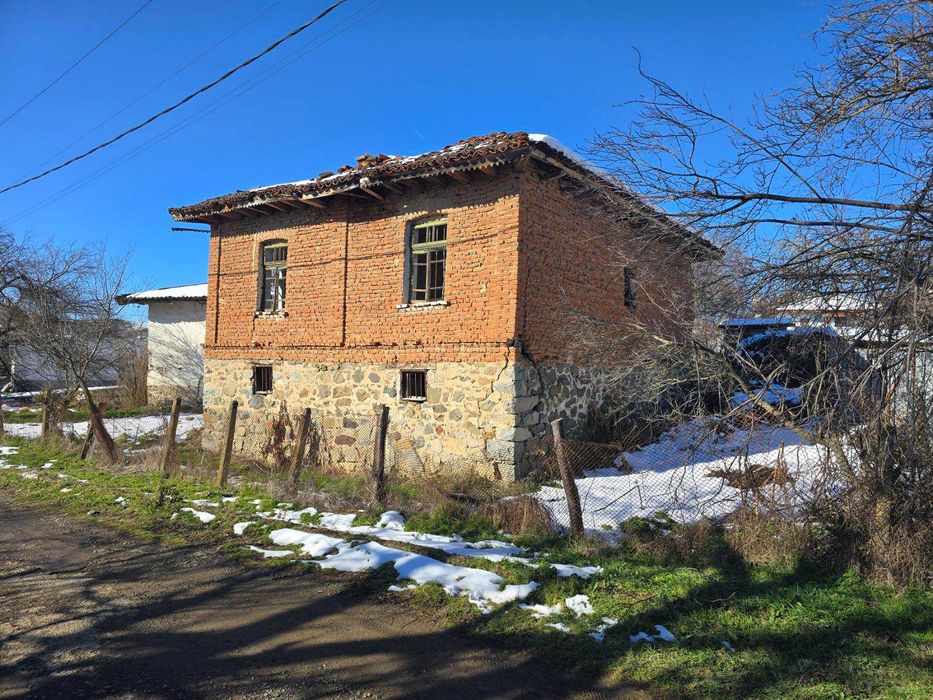 Продавам имот в Странджа планина, разположен в с.Факия, общ.Средец.