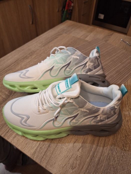 Мъжки нови маратонки – стил, комфорт и визия!