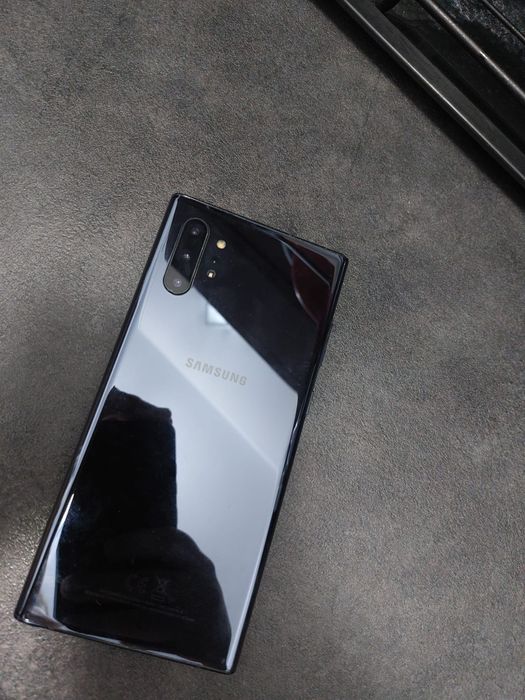 Samsung Note Plus 12 GB ram 128 GB memorie