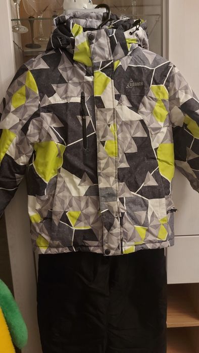 Продам зимний костюм р.140