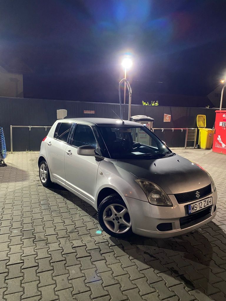 Vând Suzuki Swift