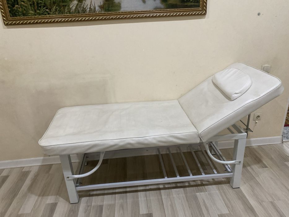 Медицинская кушетка