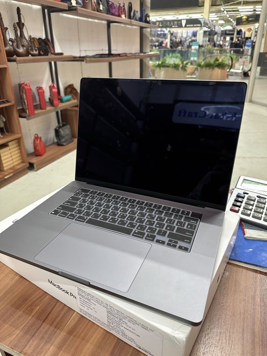 Macbook pro 16 m1 pro