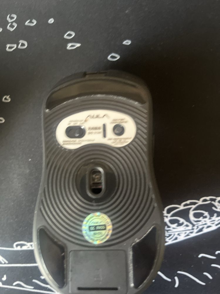 продам мышку aula sc580