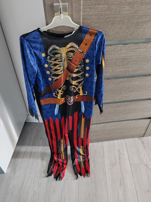 Costume Halloween 6-8 ani