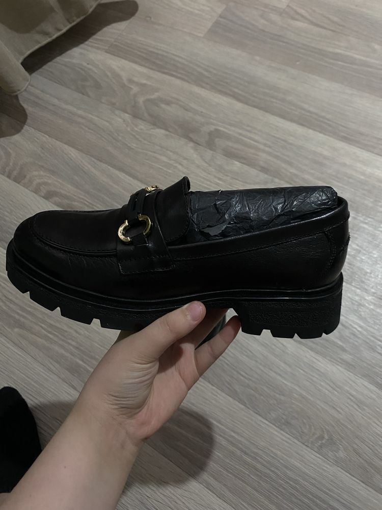 Продам Женскую обувь Anemone