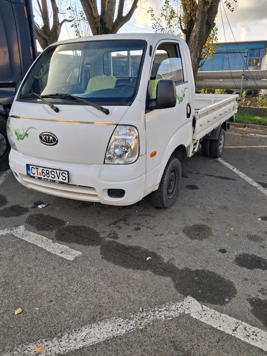 Vând   Kia  2500