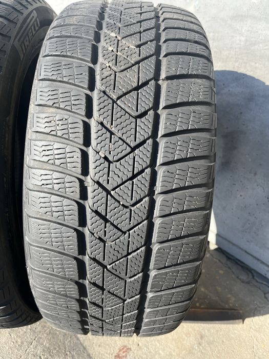 2 бр. зимни гуми 225/45/17 Pirelli DOT 3218 6 mm