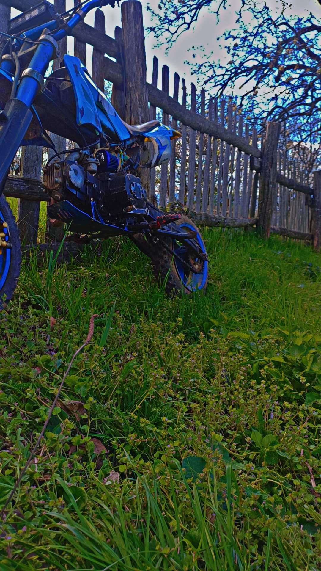 Vând sau schimb cros de 125 cc