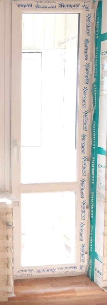 Продам окна и дверь болконную в хорошем состоянии . .