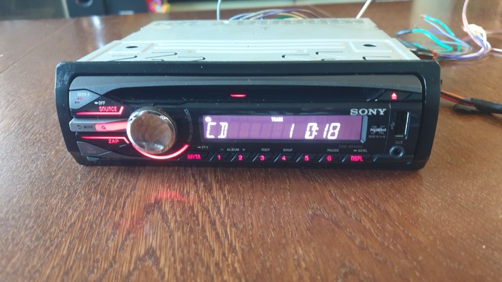 Авто плеър радио музика за кола Сони Sony CD MP-3 USB AUX