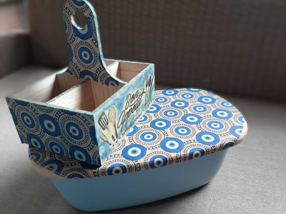 Кутия за хляб и салфетник