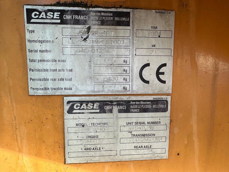 Buldoexcavator Case 580 Super R 2004 accept variante !