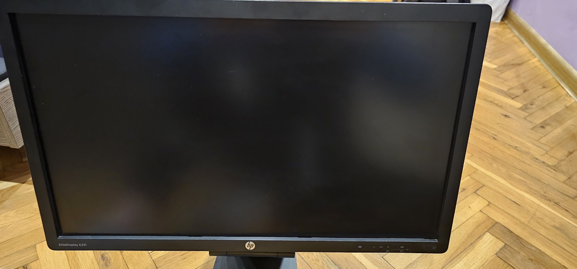 Монитор HP E231 EliteDisplay