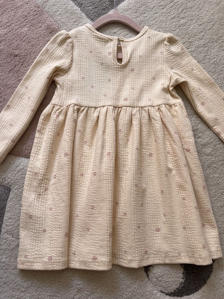 Детска рокля Zara 92-Нова