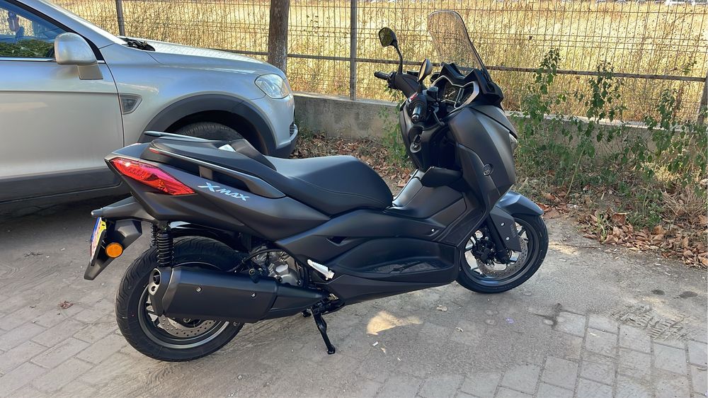 Vand scuter Xmax 300 model 2022