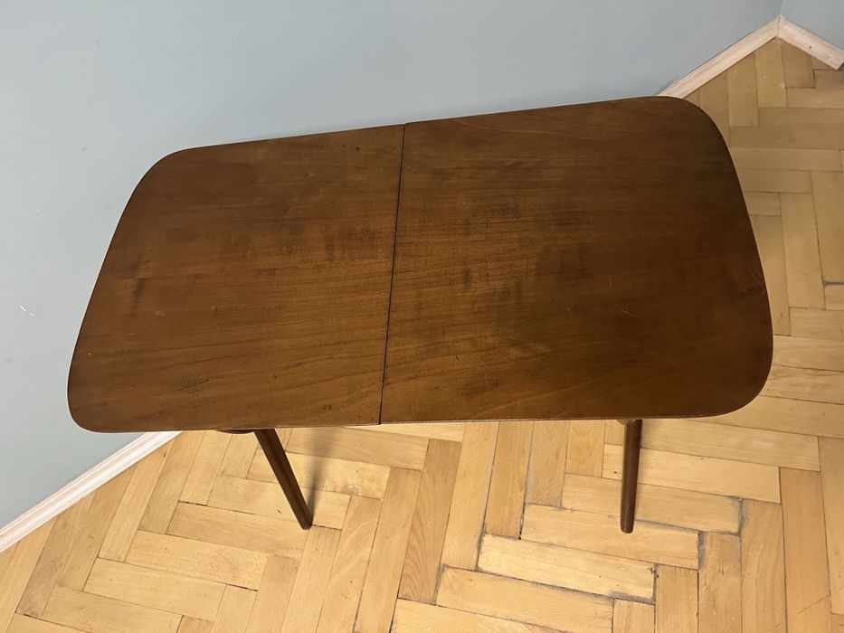 Помощна маса / 50-те