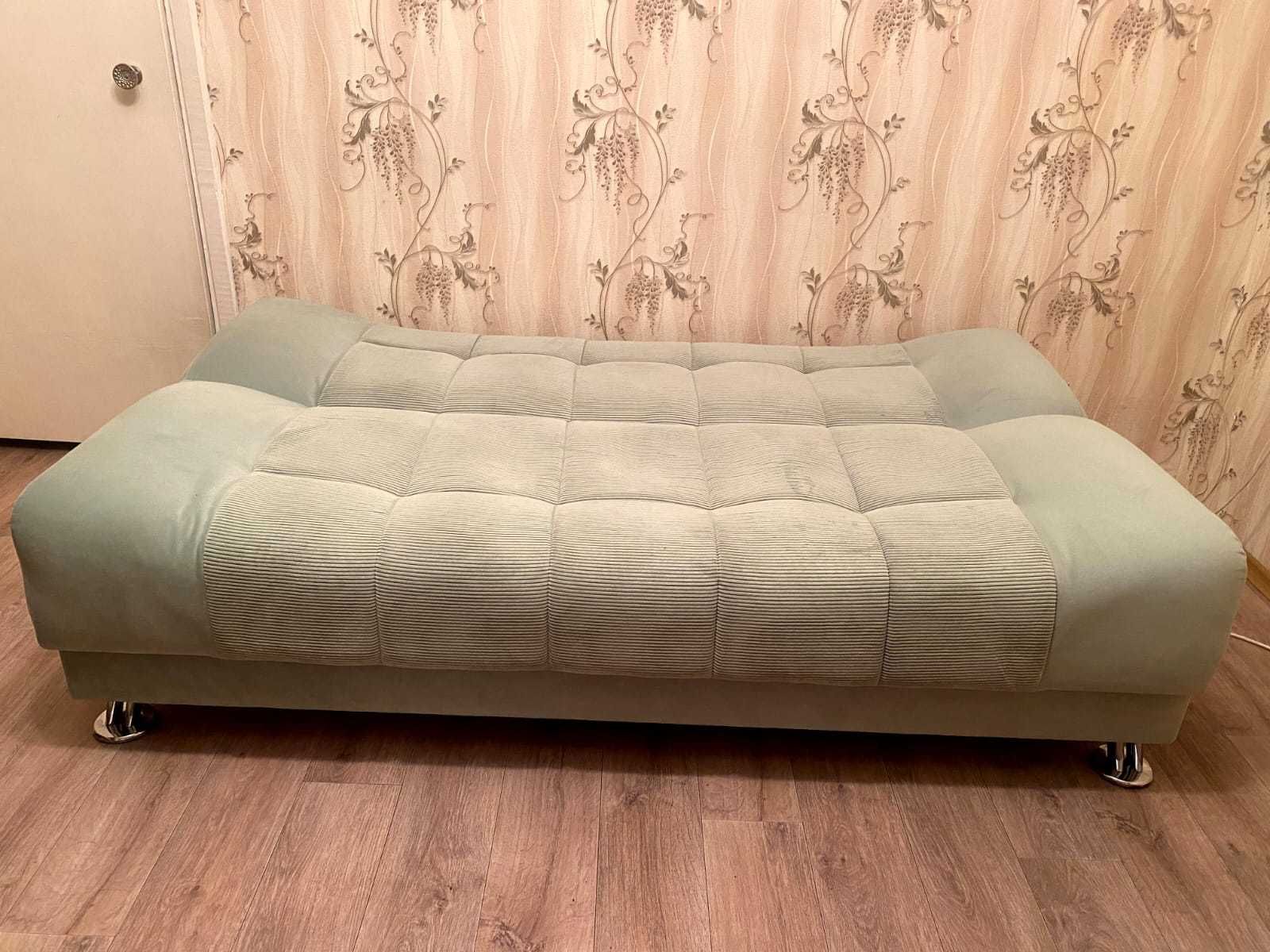 Продам диван + два кресла