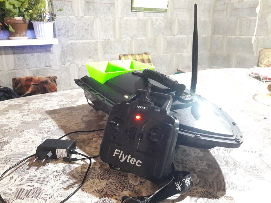 Flytec лодка за захранка Шаранджийска и др.