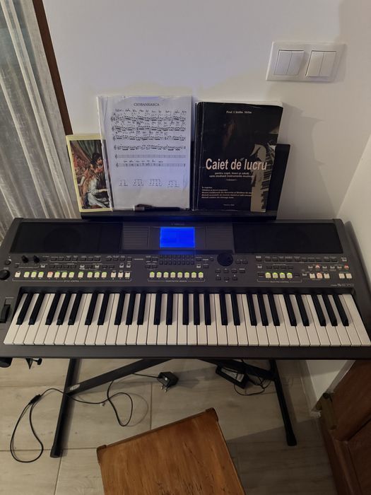 Orga Yamaha psr-S670