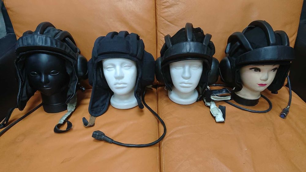 Новые танковые шлемы зимние  тряпочные и кожаные. Зимние,летние