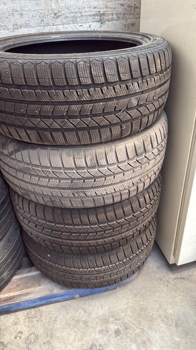 Set Anvelope Iarnă MOMO 225/45 R18 | Stare Foarte Bună