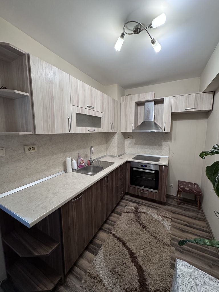 Продава се Двустаен апартамент в Казанлък - 64 кв.м за 702 €/кв.м - Снимка #2